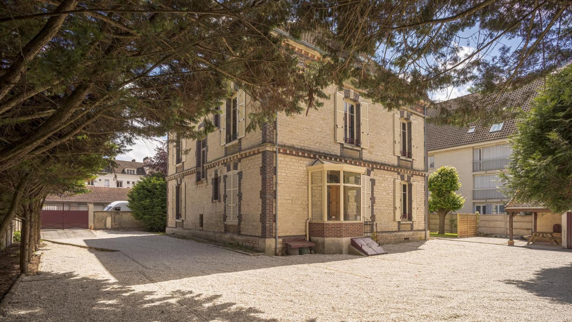 Bonappart 1 - Charme Napoleonien & Confort Troyes Exteriér fotografie
